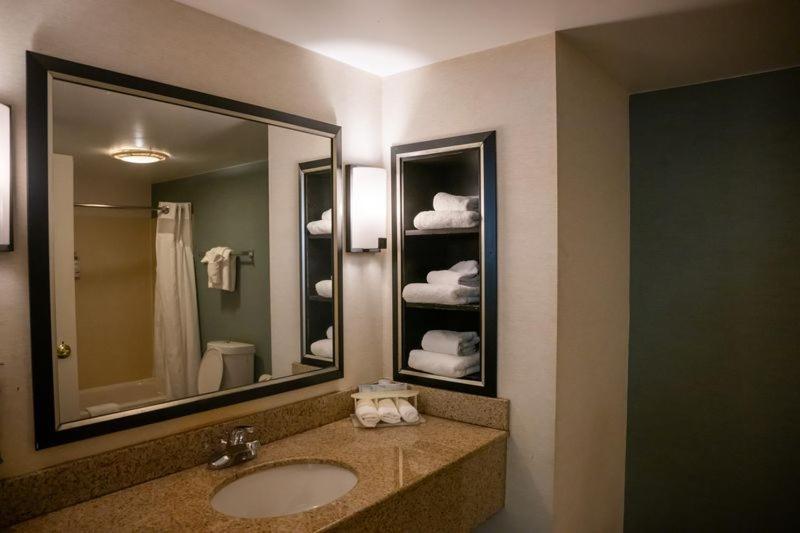Hotel Wyndham Garden Erie à Kearsarge Extérieur photo