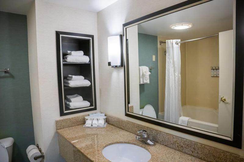 Hotel Wyndham Garden Erie à Kearsarge Extérieur photo