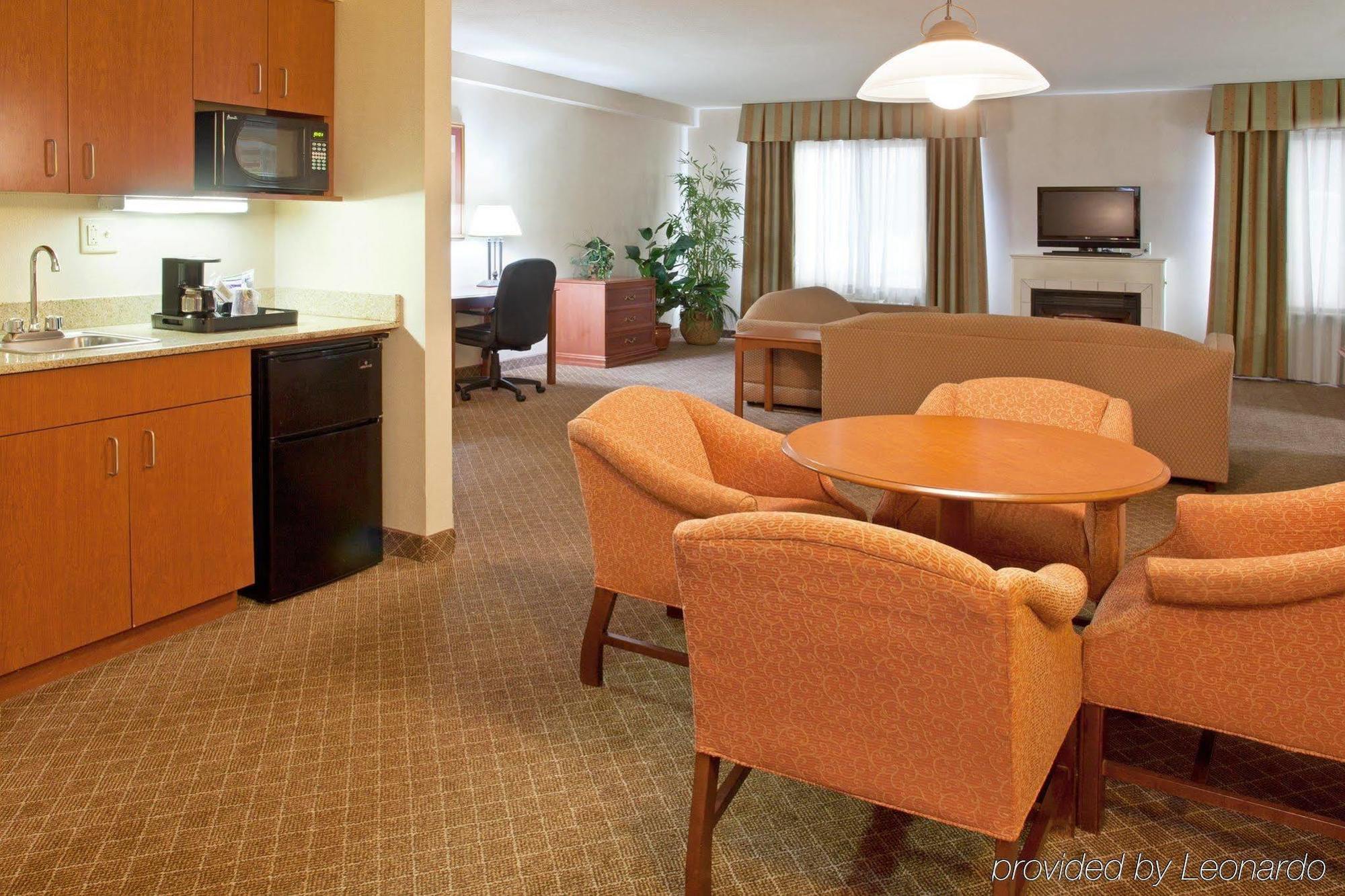 Hotel Wyndham Garden Erie à Kearsarge Chambre photo